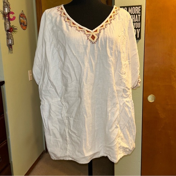 Sonoma Tops - Sonoma white linen short sleeve top with geometric embroidery 2X peasant core